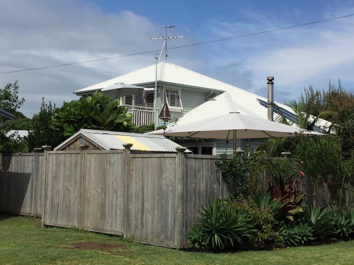 Manly Beach Guesthouse Whangaparaoa Exterior foto